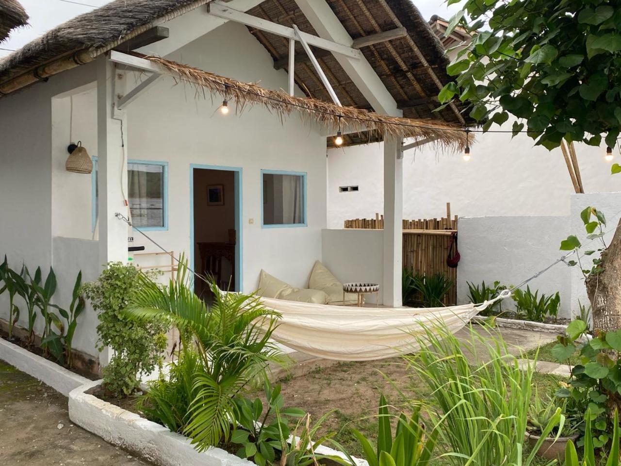 Surf Shack Grupuk Otel Bumbang Dış mekan fotoğraf