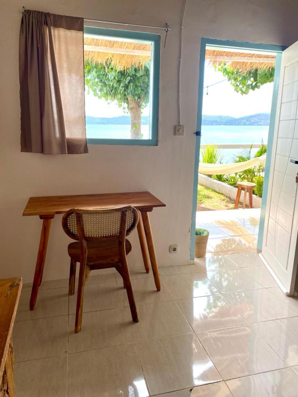 Surf Shack Grupuk Otel Bumbang Dış mekan fotoğraf